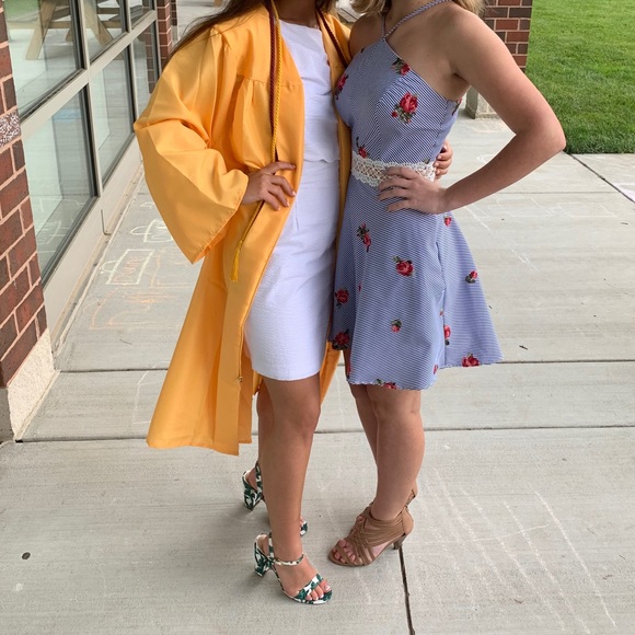 Dress 👗 - Picture 3 of 3